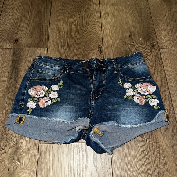 Encore Jeans Pants - Encore Jeans Blue Floral Embroidered Shorts